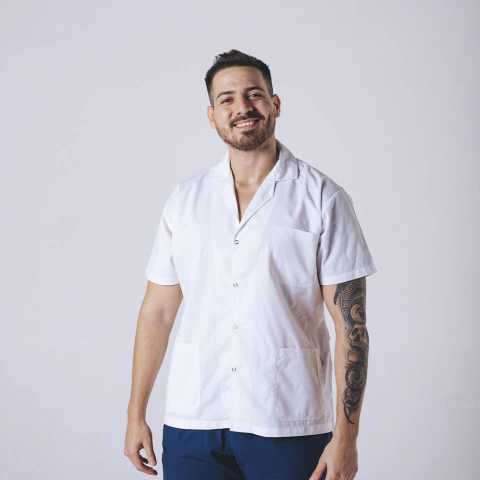 Chaqueta con broches hombre blanca manga corta