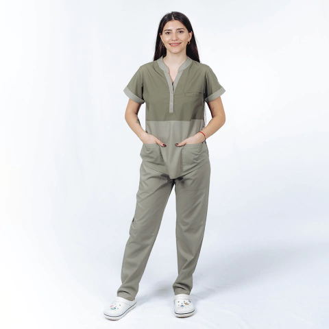 Ambo Paulina verde musgo con verde malva