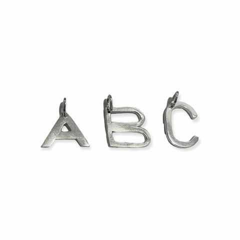 DIJE INICIAL DE PLATA 925
