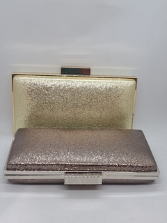 Clutch cartera simil cabritilla peltroso