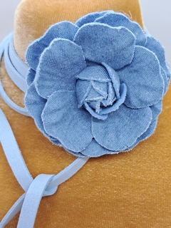 Collar Chocker Camelia de jean