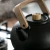 Tetera de Hierro con Asa de Madera e Infusor - Trendy Store- Regaleria. Tienda de Deco y Bazar.