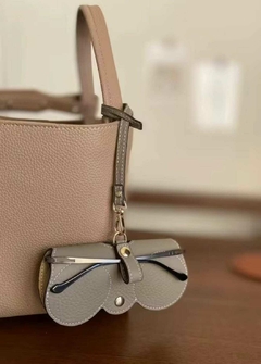 Funda Porta Anteojos Lentes PU con correa Colgante - comprar online