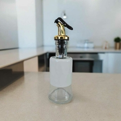 Aceitera Vinagrera especiero de vidrio condimentado con pico vertedor