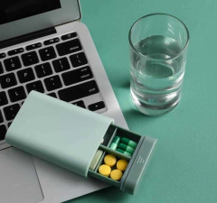 Pastillero Portatil con Separador Linea Deco - comprar online