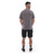 Camiseta casual masculina cinza vista de costas, com detalhes minimalistas.