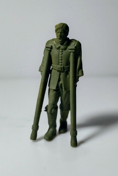 SOLDADO PRUSIANO CON MULETAS