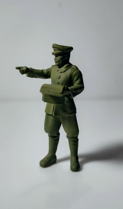 Comandante PRUSIANO con cuaderno