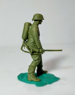 SOLDADO LANZALLAMAS en internet