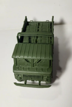CAMION RUSO GAZ 66 cajas de municiones - Komboloi