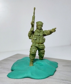 Ukraniana mujer Soldado moderno.