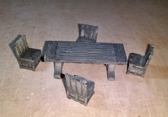 Mesas y Sillas Medievales. Escala 1/72