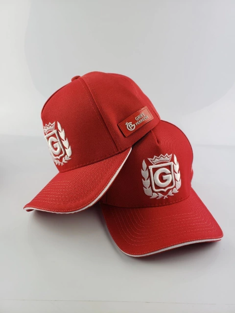 BONÉ BRASÃO VERMELHO