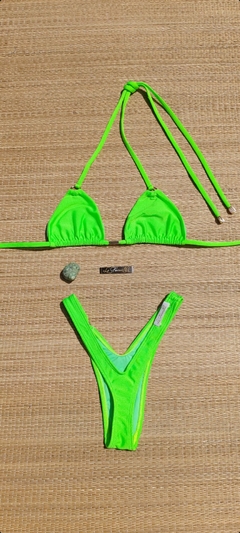 BIQUÍNI CORTININHA E CALCINHA ASA DELTA CINTURA ALTA ARGOLA LATERAL VERDE NEON - comprar online