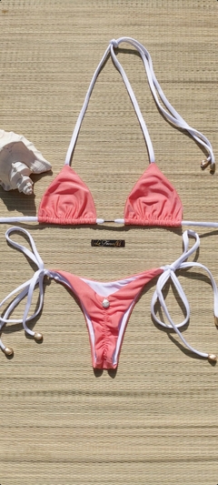 BIQUÍNI CORTININHA E CALCINHA DE AMARRAR EMPINA BUMBUM SALMÃO/BRANCO