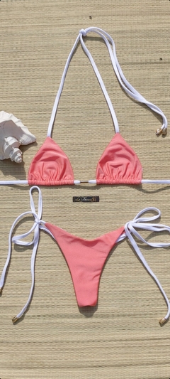BIQUÍNI CORTININHA E CALCINHA DE AMARRAR EMPINA BUMBUM SALMÃO/BRANCO - comprar online