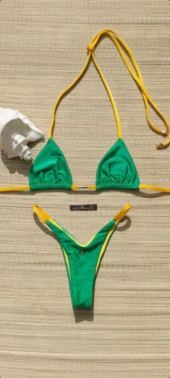 BIQUÍNI CORTININHA E CALCINHA FIXA BRASIL