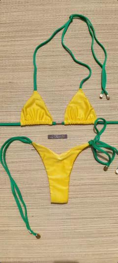 BIQUÍNI CORTININHA E CALCINHA DE AMARRAR