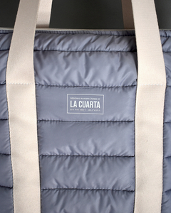 Imagen de Set Bolso Bruja - Mediano+Neceser Puffer Gris Perla