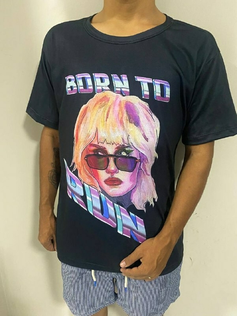 Camiseta t-shirt Miley Cyrus born to ron desenho