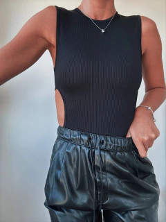 BODY MORLEY CON RECORTES LATERALES - NEGRO en internet