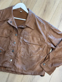 CAMPERA GAMUZADA - CON FALLA en internet