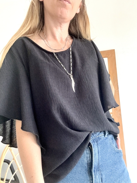 Blusa crep Magnolia Negra