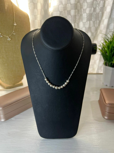 Gargantilla bolitas alineadas - Minimalismo que destaca - ga14