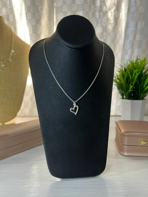 Gargantilla con dije corazón calado - ga05