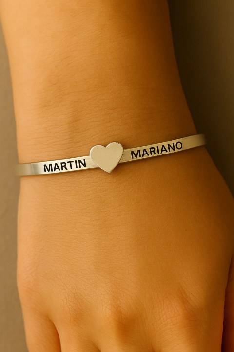 Esclava Personalizada en Plata 925 - Pinza con Corazones y Grabado Láser