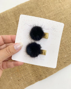 Imagem do Parzinho pompom com detalhe dourado