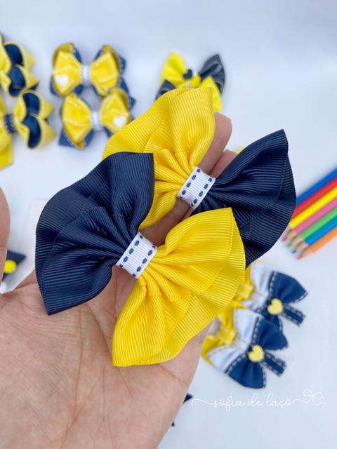 Laço escolar babadinho (unidade)