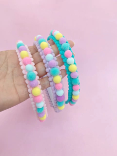 Tiara pompons - comprar online