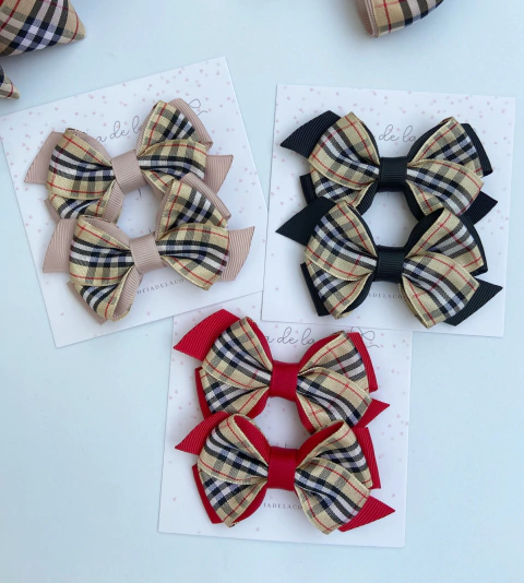 Parzinho xadrez Burberry