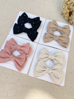 Parzinho de laços Malu com strass na internet