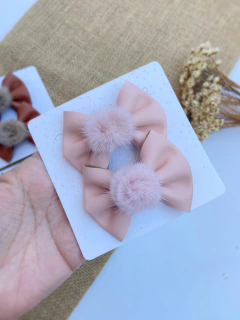 Parzinho Antonela c/ pompom - Sofia de Laço