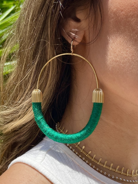 Brinco Pedrz Color Verde Ouro