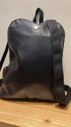 MOCHILA XL VICKY NEGRA