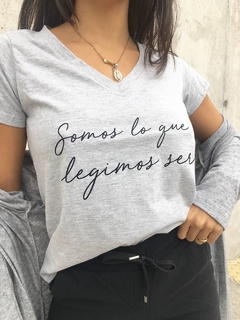 REMERA SOMOS By Vale todo