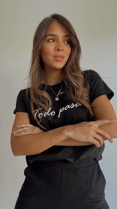 REMERA TODO PASA By Vale Todo