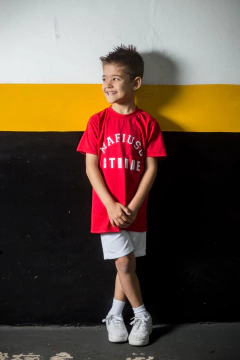 Camiseta Infantil College Vermelha na internet