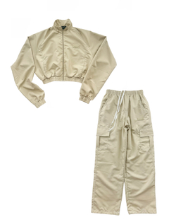 KIt 07 - Calça Reta Cargo Creme + Jaqueta Cropped Corta Vento (Feminino) - comprar online