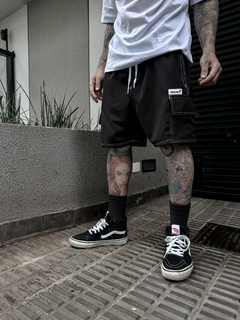 Shorts Mafiusu Cargo Preto/Branco Reg - MAFIUSU