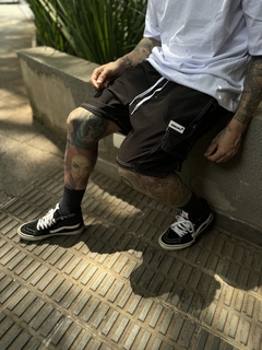 Shorts Mafiusu Cargo Preto/Branco Reg