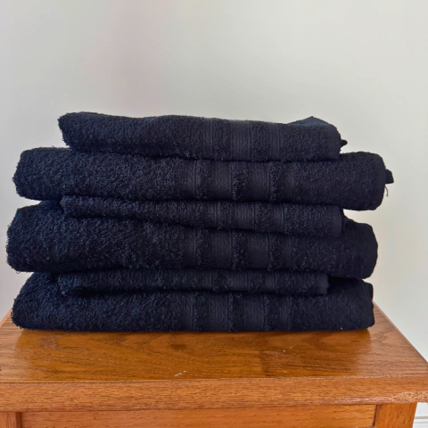 Set x 4 Juego Toalla y Toallon ESCALA 280gr - Negro - comprar online