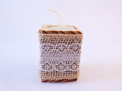 Porta Velas em Madeira Pinus, Renda e Juta - comprar online