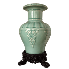 Vaso Celadon Tailandês: Uma Jóia da Arte Oriental para sua Casa na internet