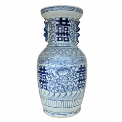 Exclusividade e Elegância com um Toque de História: Vaso de Porcelana Chinesa - Peça Única de Showroom