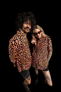 JAGUAR HOUSE (Rosa) en internet