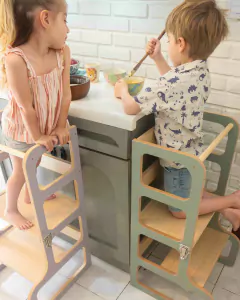 TORRE DE APRENDIZAJE *LEÓN* PRIMAVERA COLOR JADE - Vive Libre: venta de muebles Montessori y juguetes